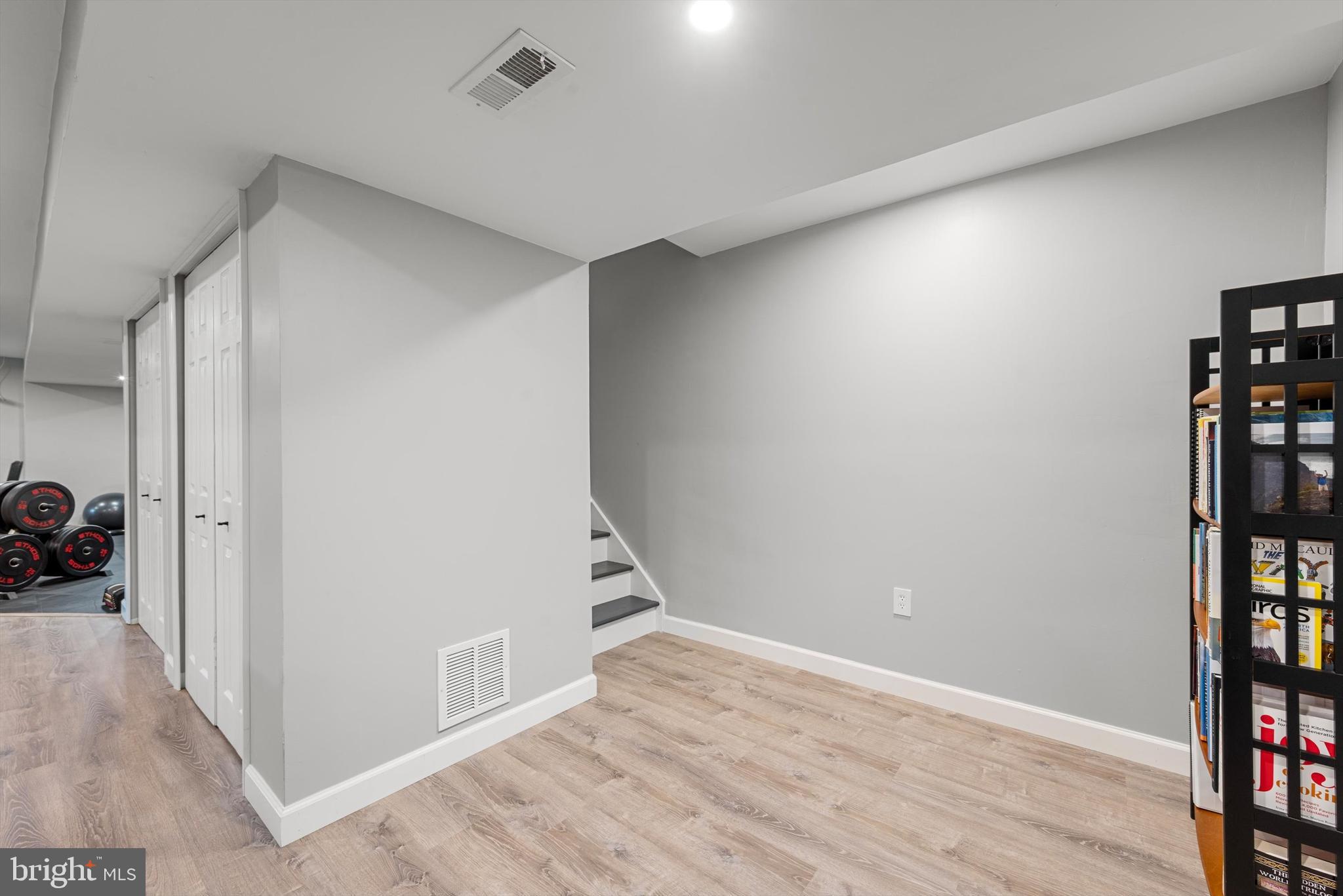 ASHLAND VILLAGE - Residential