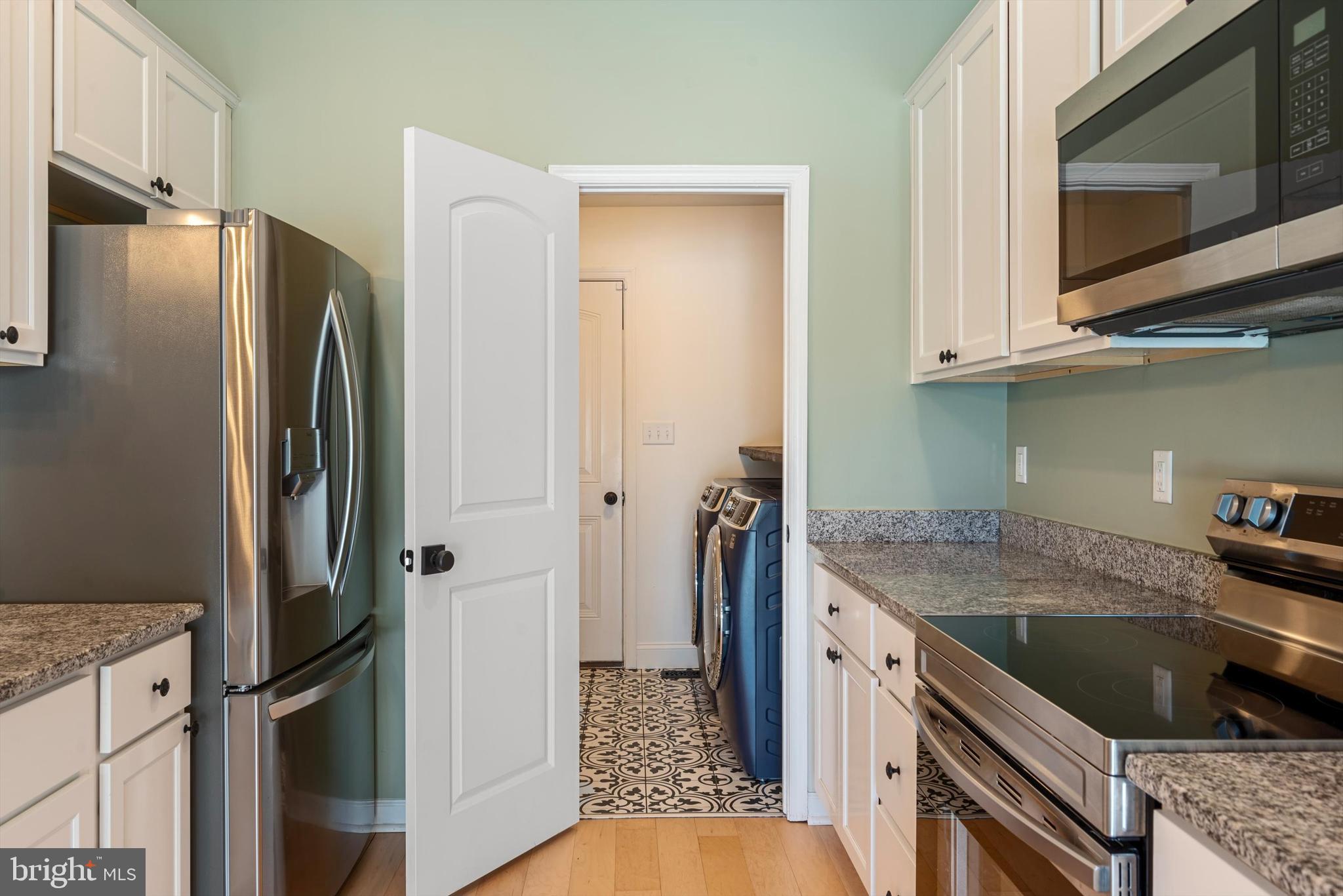 ASHLAND VILLAGE - Residential