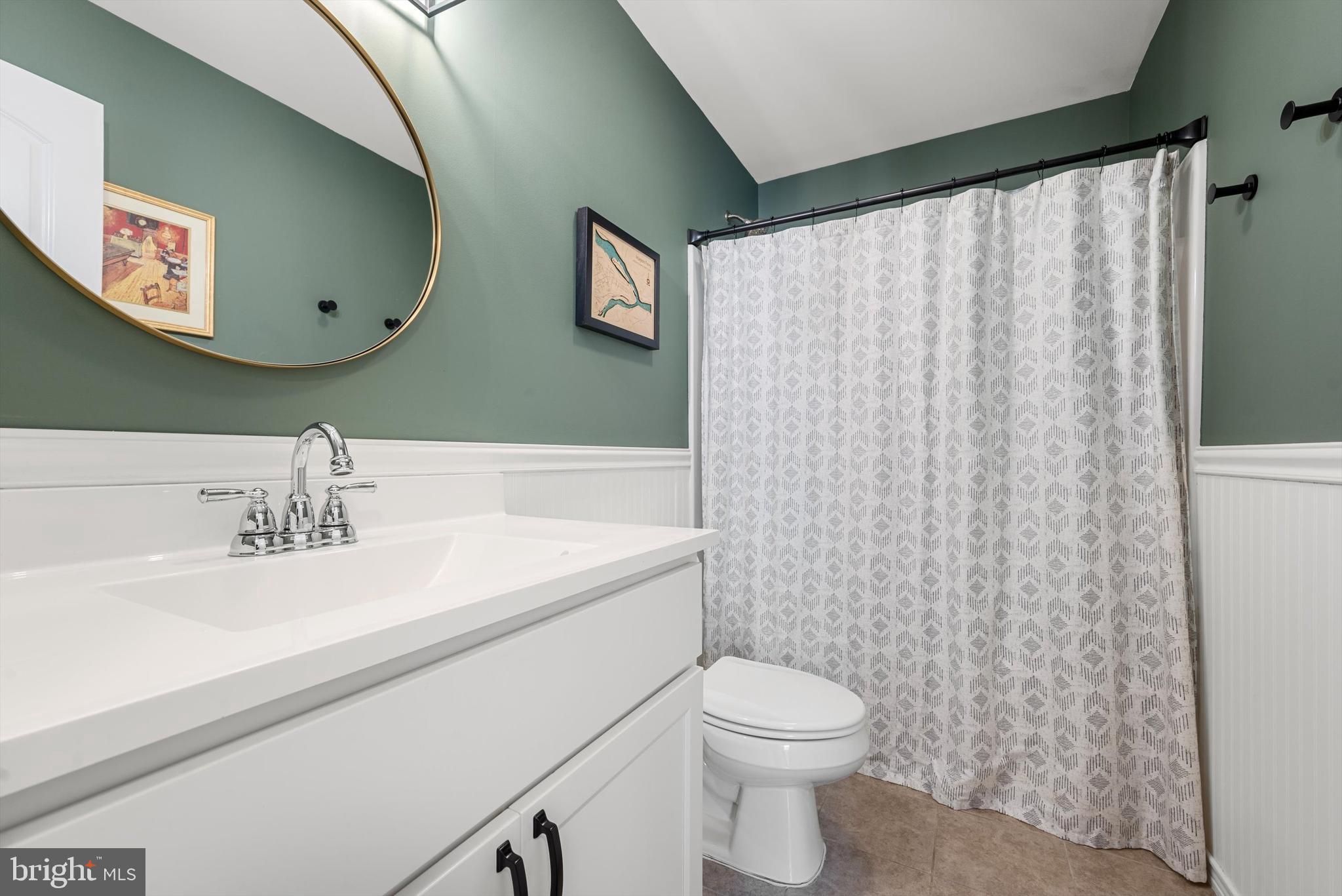 ASHLAND VILLAGE - Residential