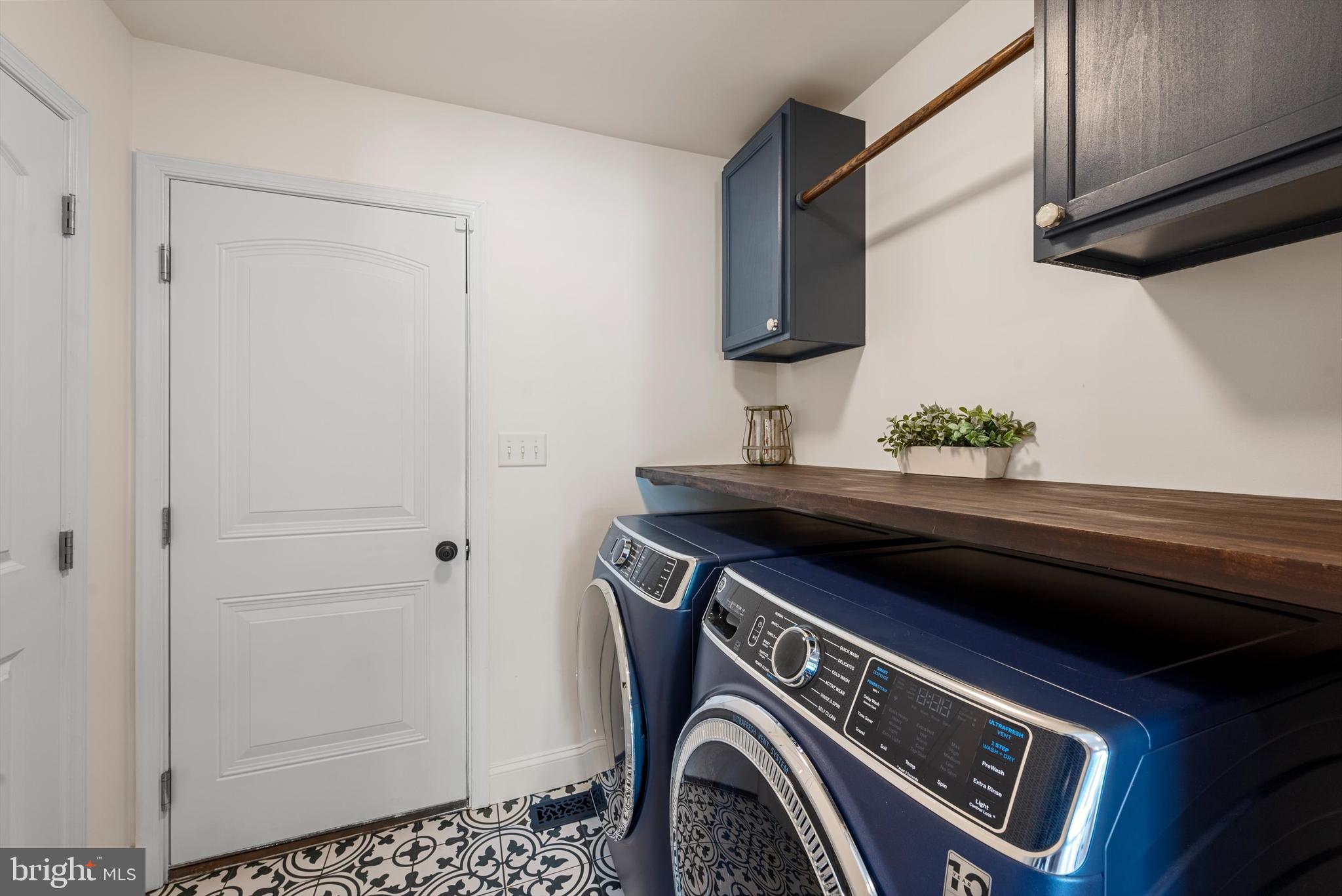 ASHLAND VILLAGE - Residential