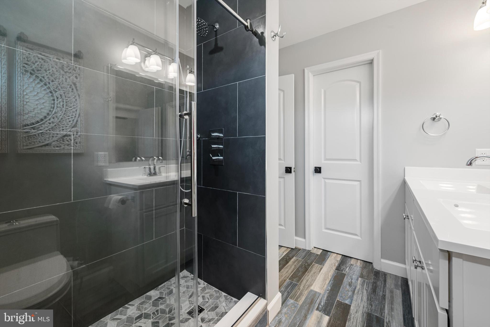 ASHLAND VILLAGE - Residential