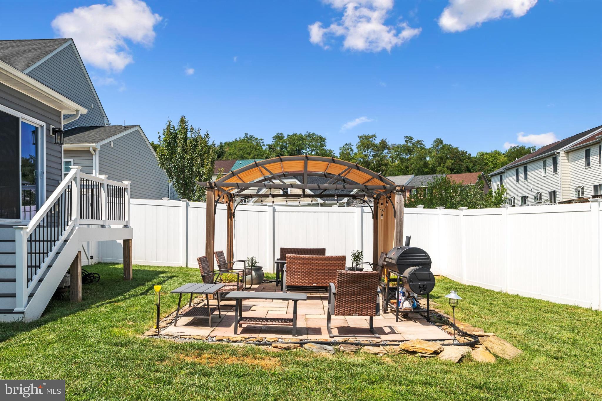 ASHLAND VILLAGE - Residential