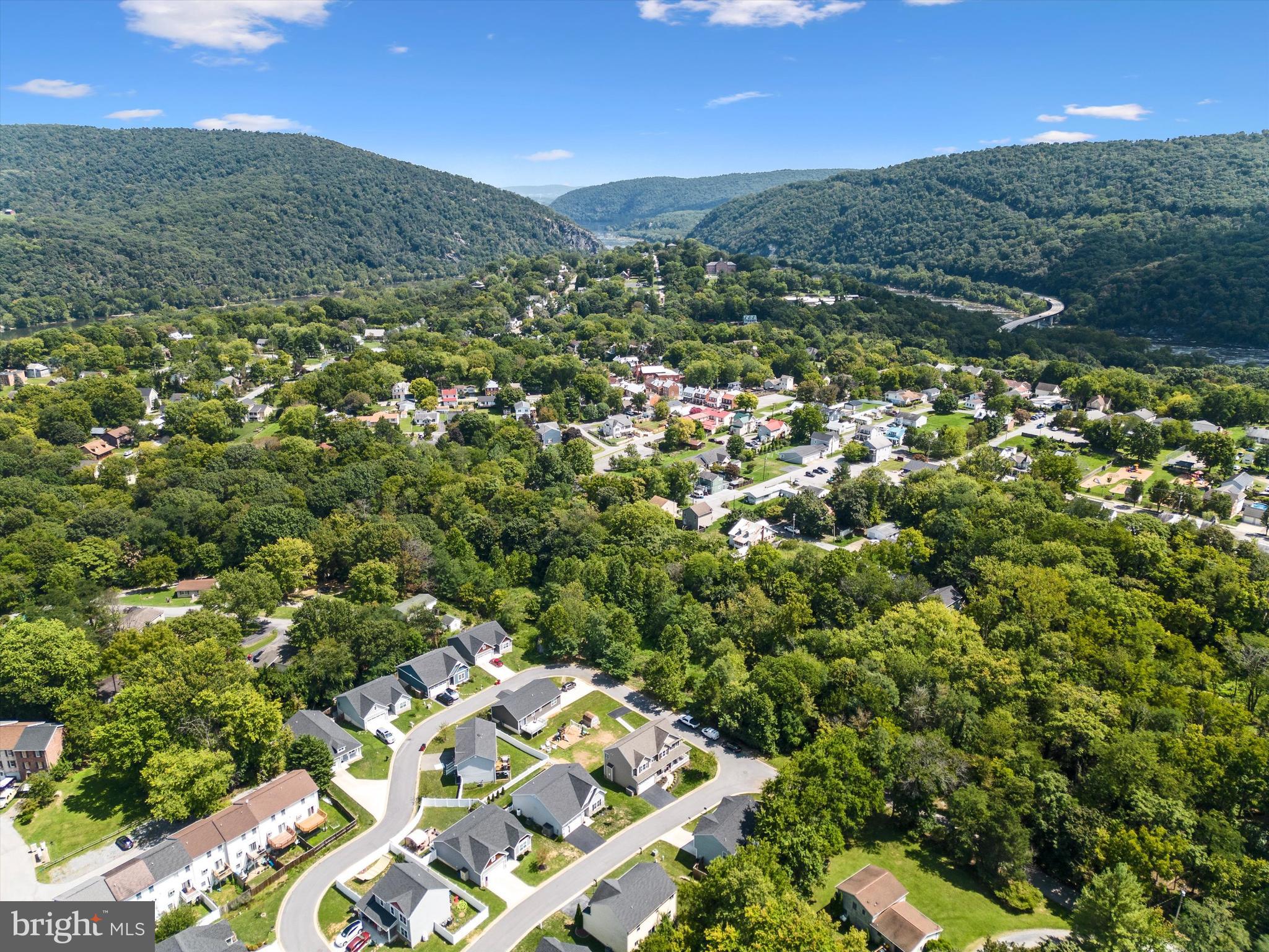 ASHLAND VILLAGE - Residential