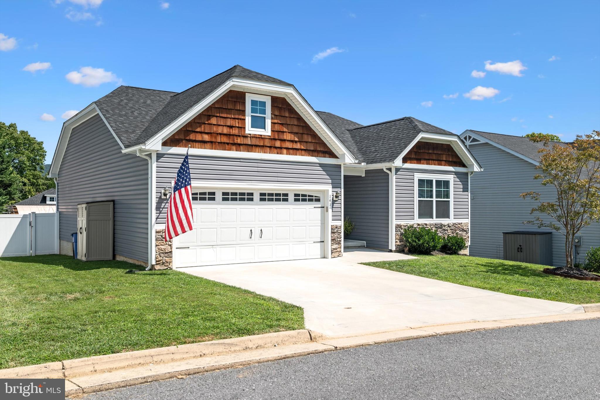 ASHLAND VILLAGE - Residential