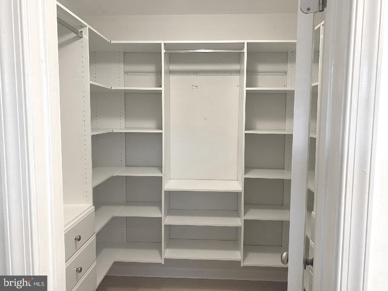 ASHLAND VILLAGE - Residential