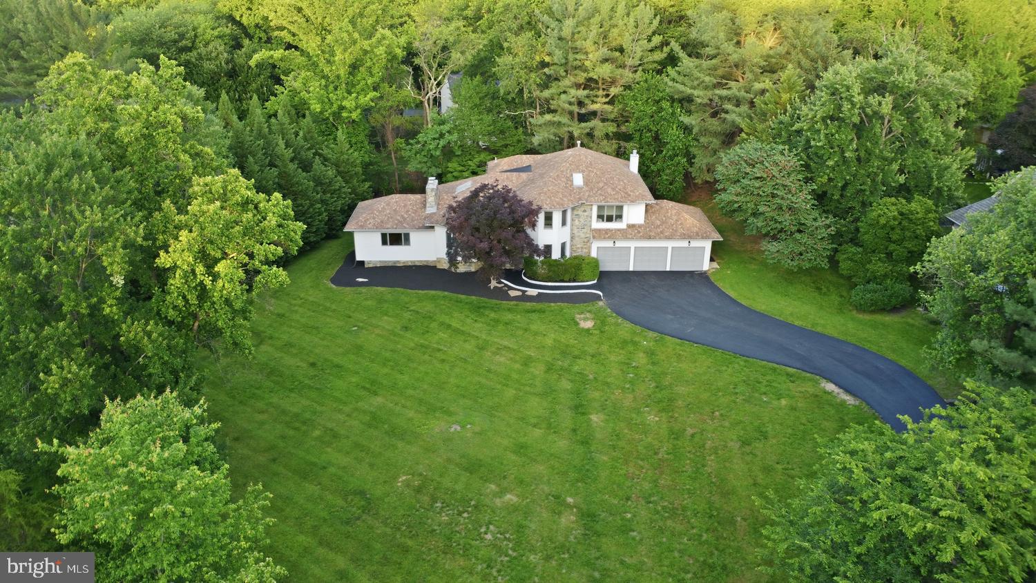 905 FALLS BRIDGE LANE