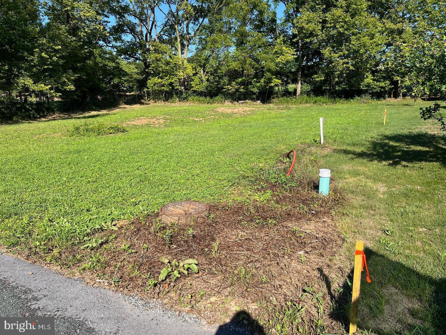 PAULMARK ESTATES - Land