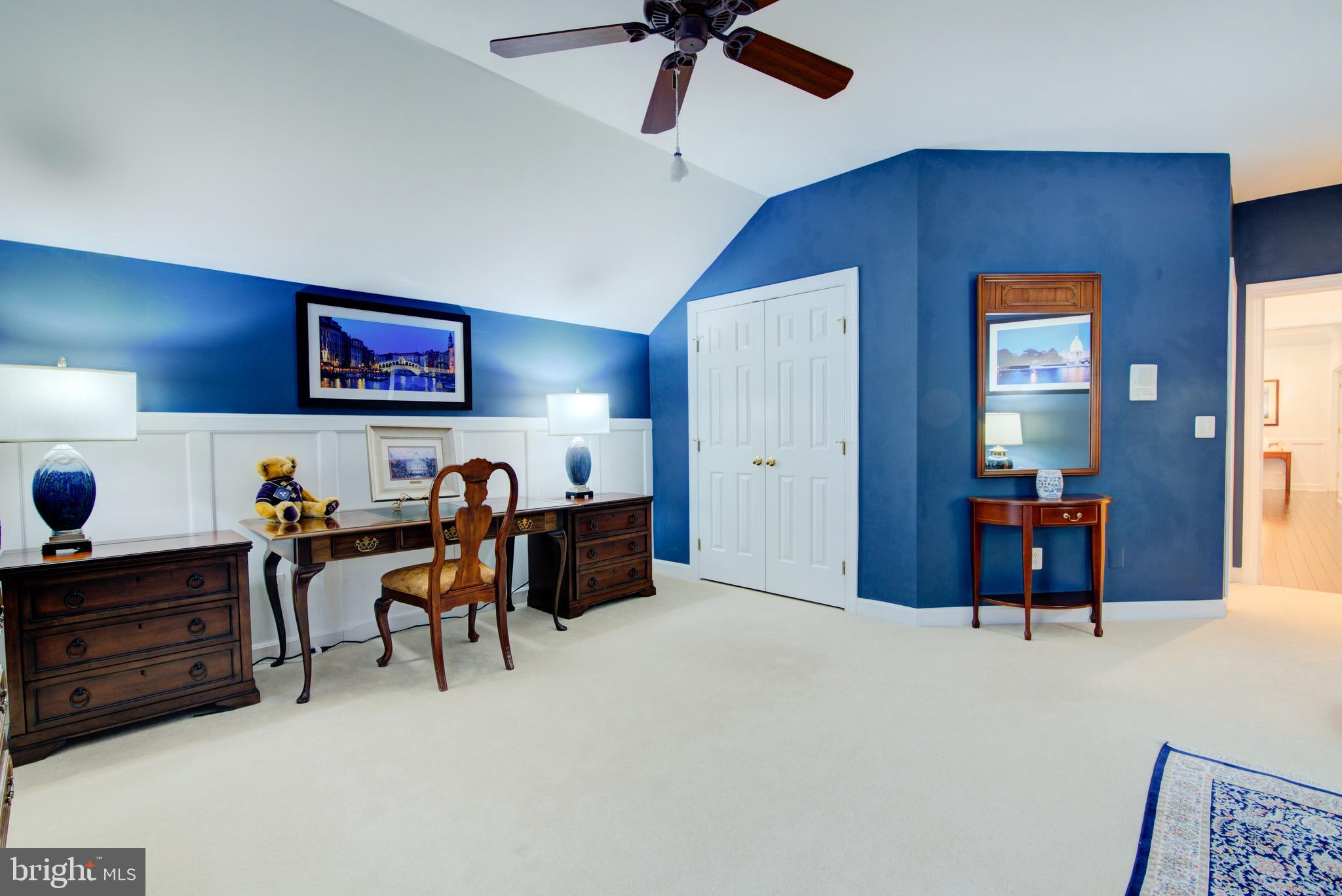 RIVER CREEK - Residential