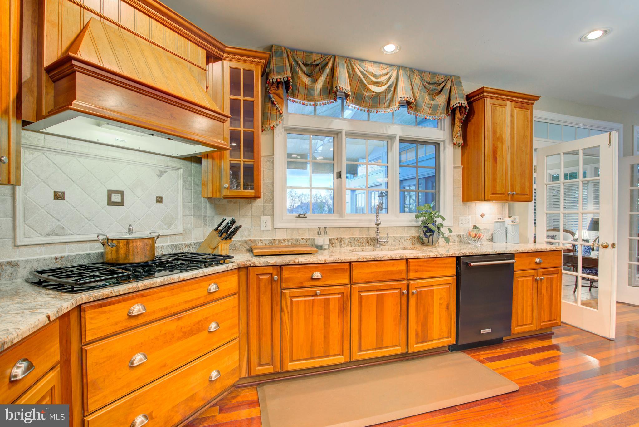 RIVER CREEK - Residential