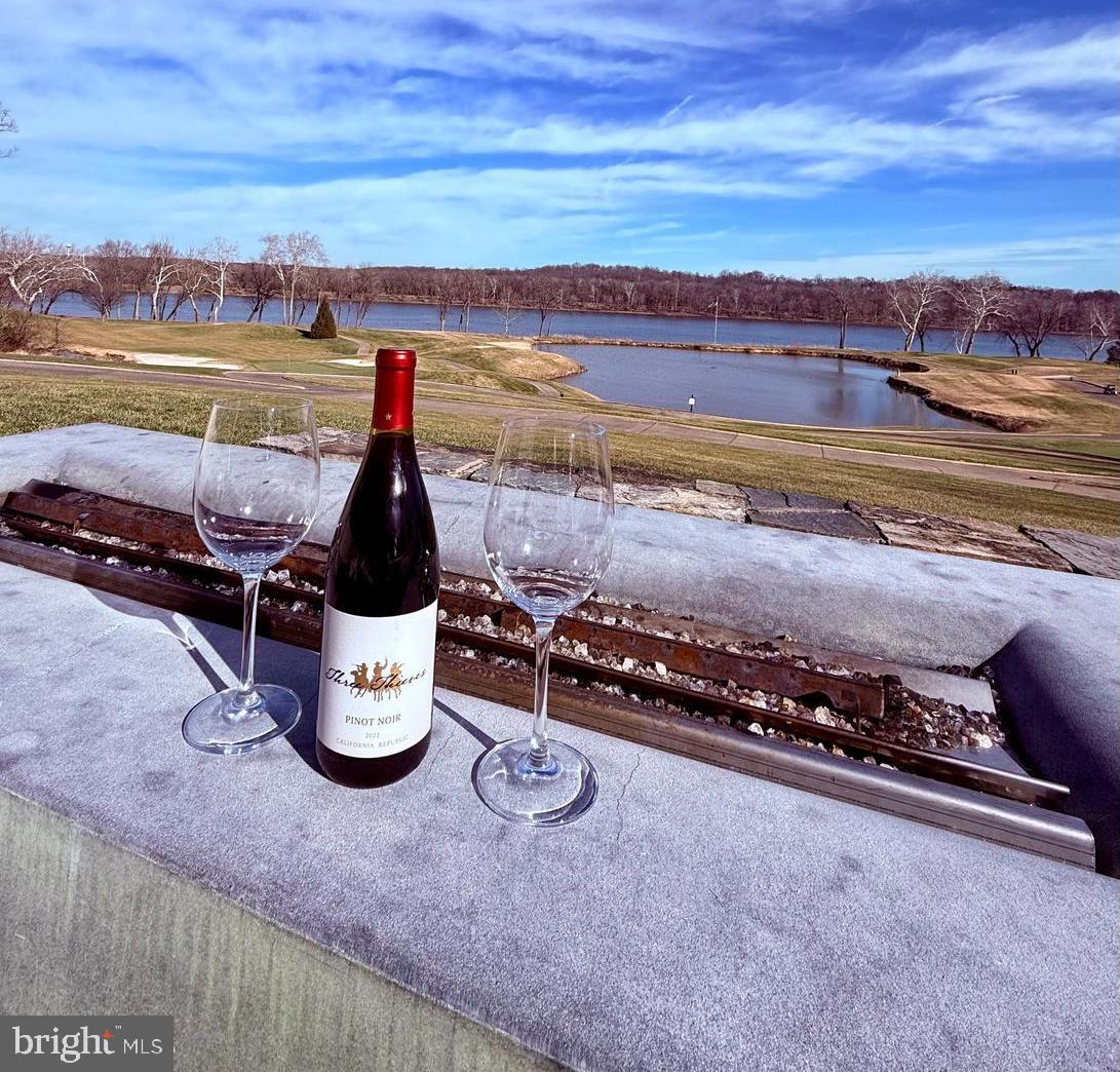 RIVER CREEK - Residential