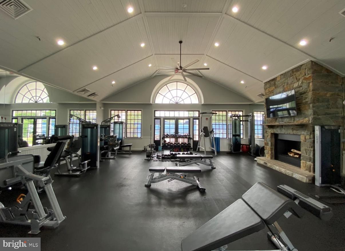 RIVER CREEK - Residential