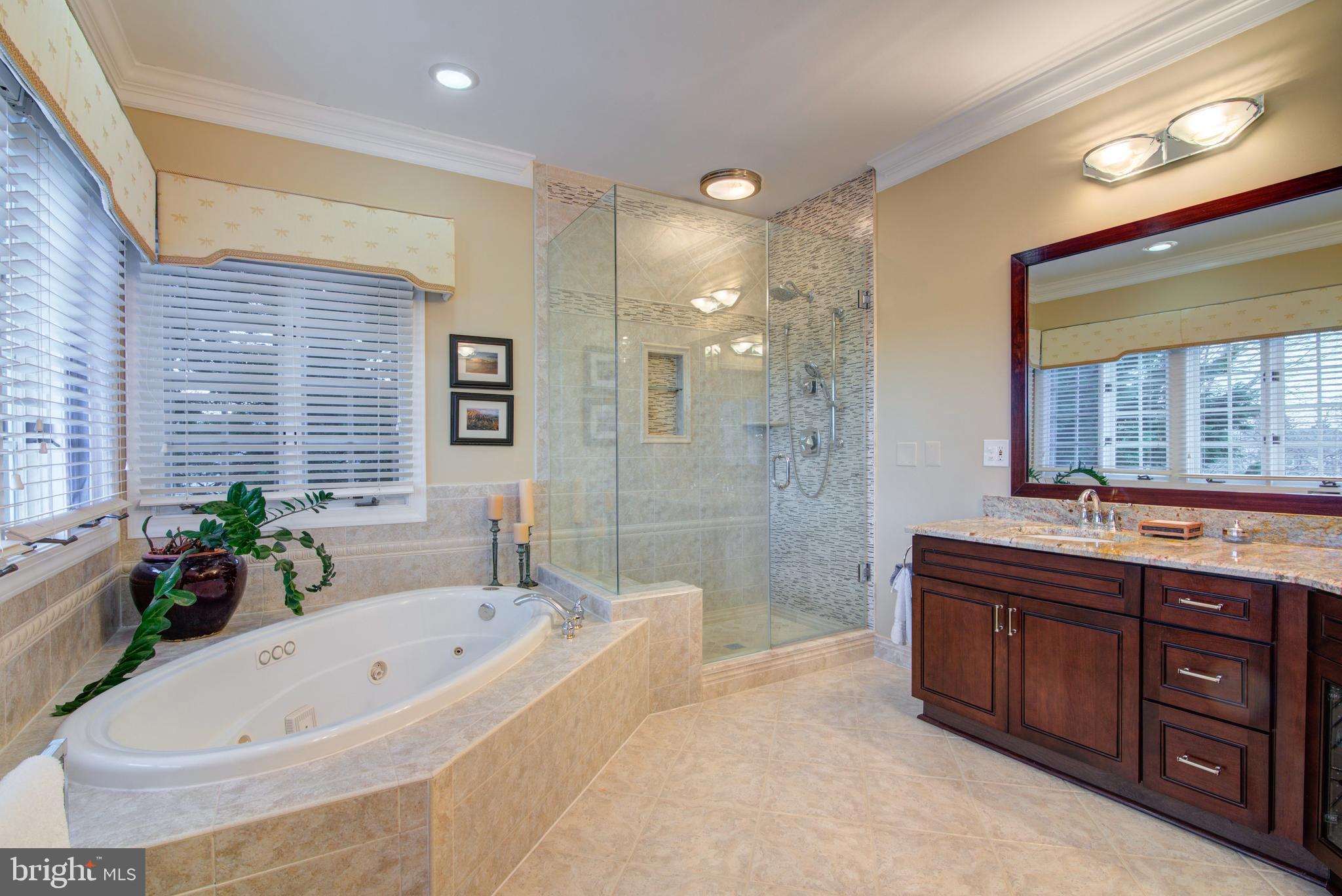 RIVER CREEK - Residential