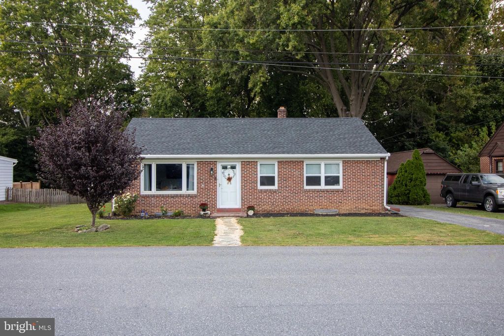 Photo of 23 Plymouth Avenue, Lancaster, PA 17602 (MLS # PALA2057396)