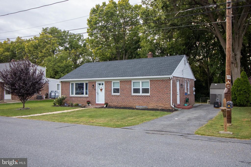 Photo of 23 Plymouth Avenue, Lancaster, PA 17602 (MLS # PALA2057396)