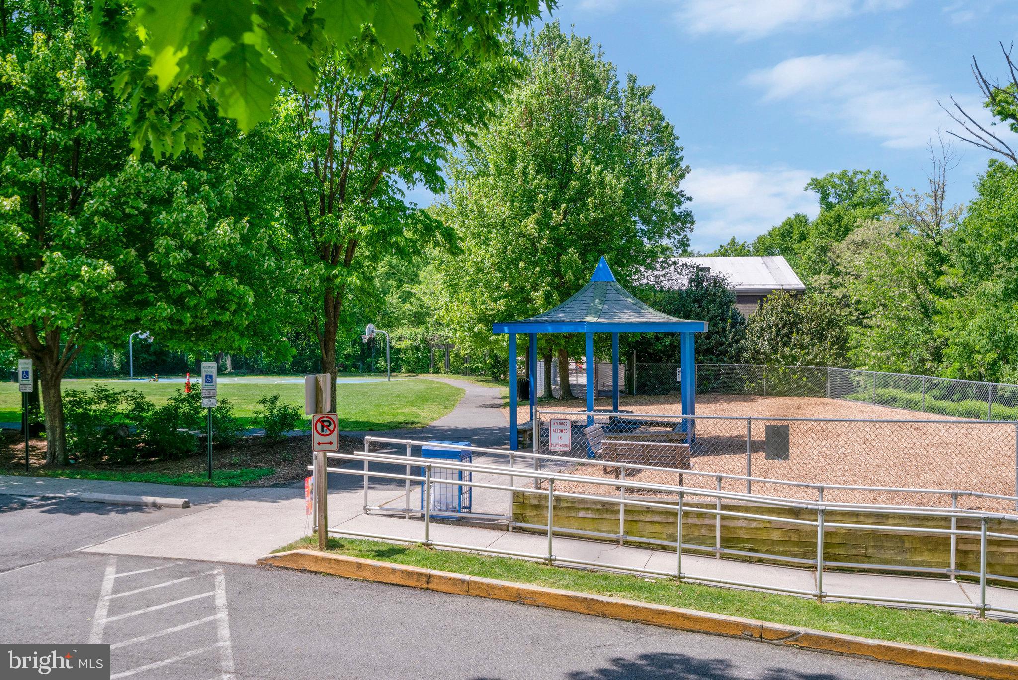 WOODMONT - Residential