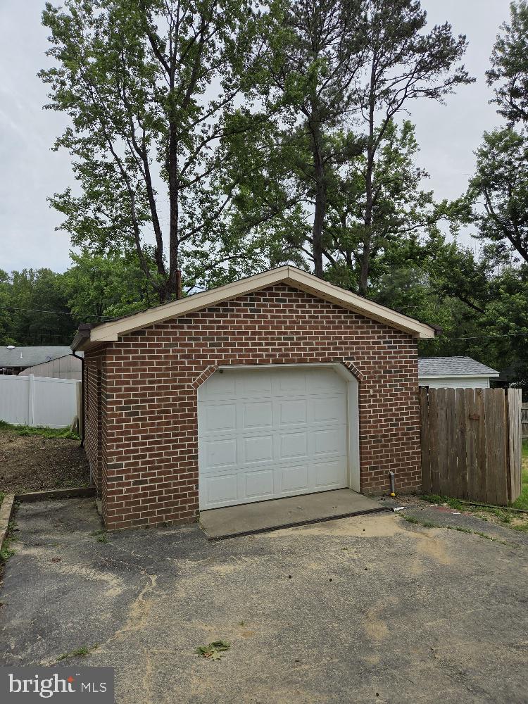 MT. PLEASANT ESTATES - Residential Lease