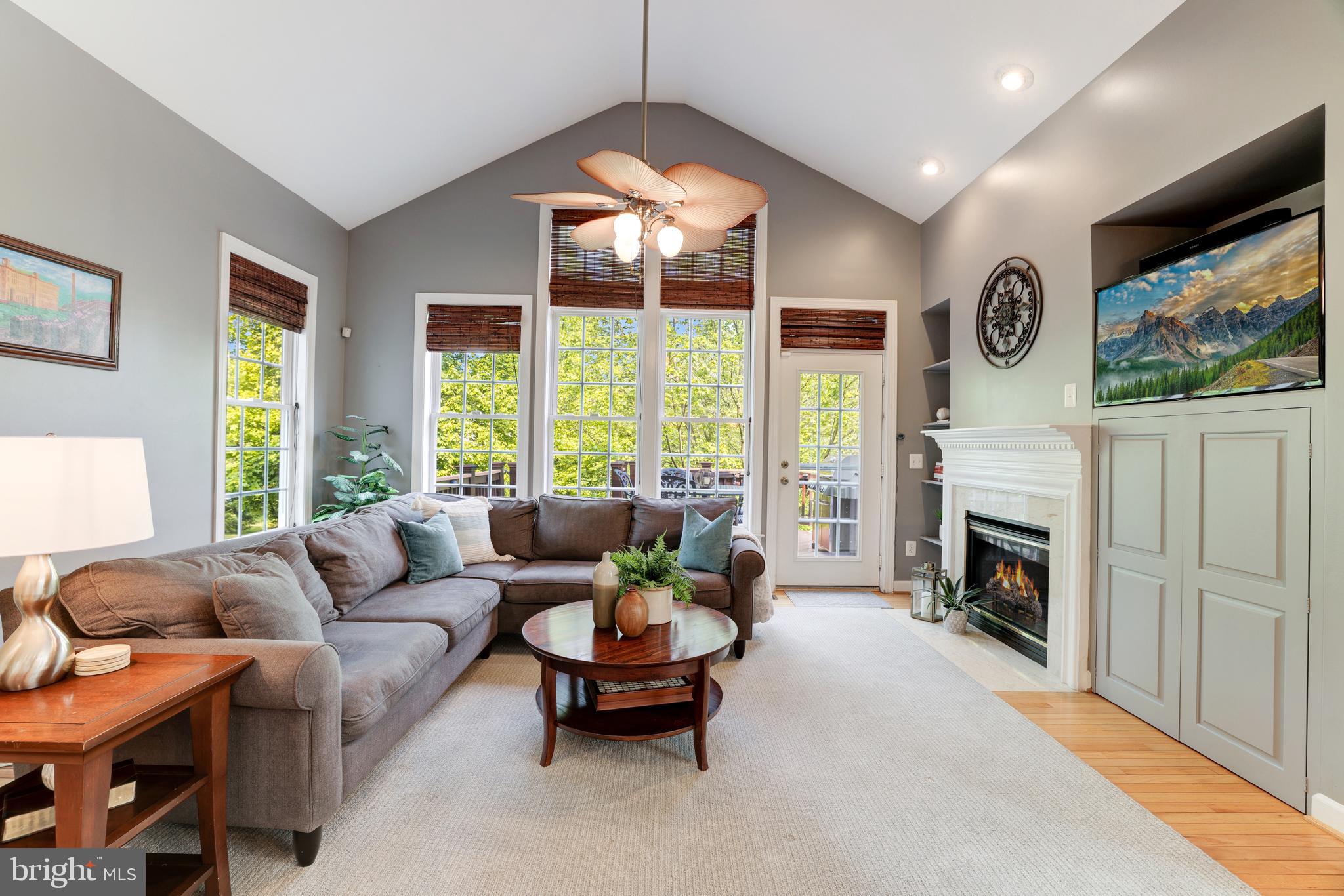 LANSDOWNE ON THE POTOMAC - Residential