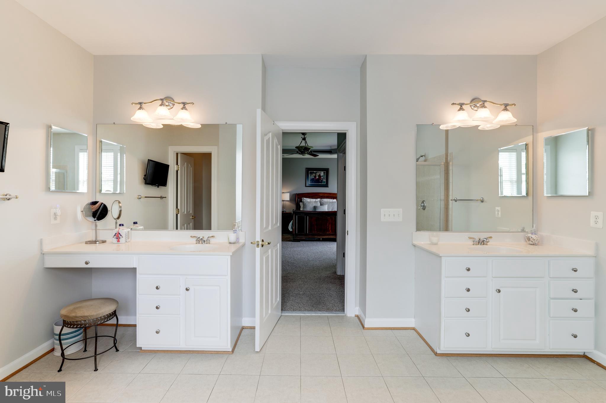 LANSDOWNE ON THE POTOMAC - Residential