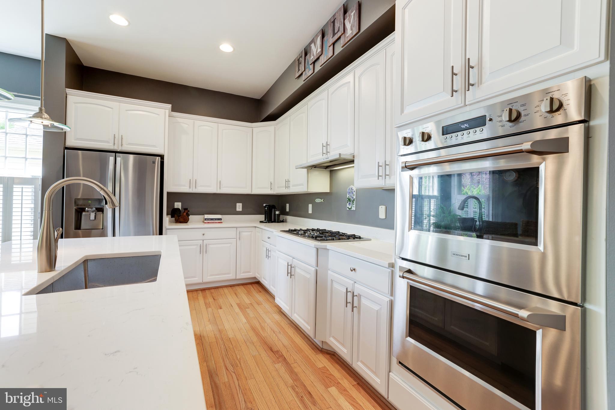 LANSDOWNE ON THE POTOMAC - Residential