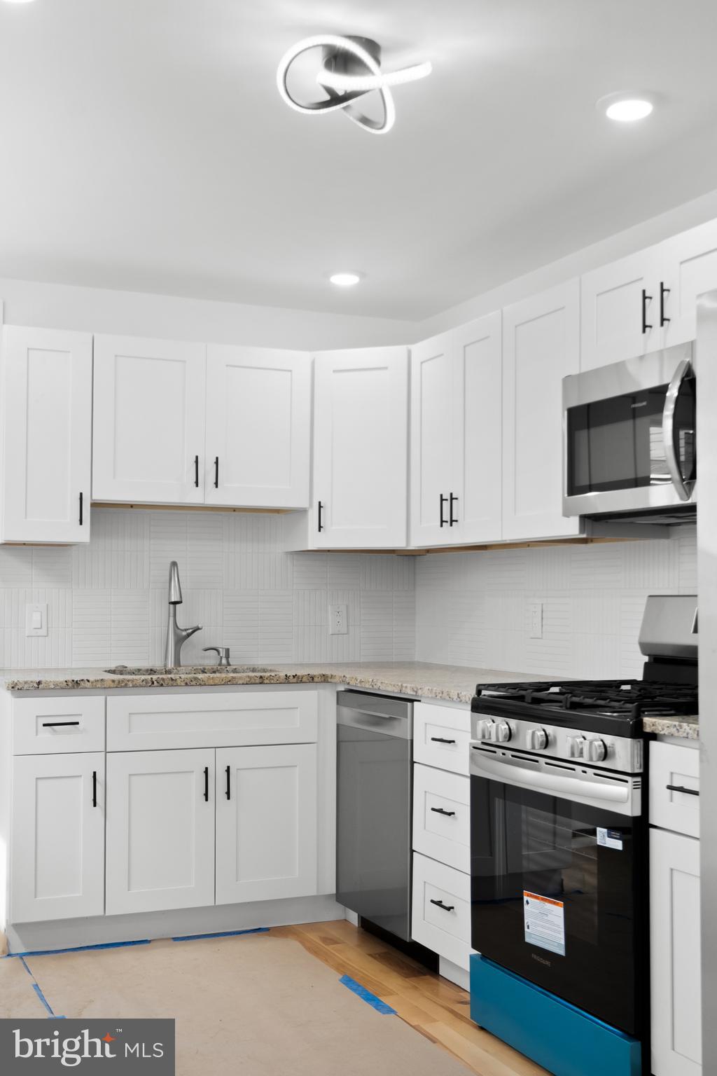 PORT RICHMOND - Residential