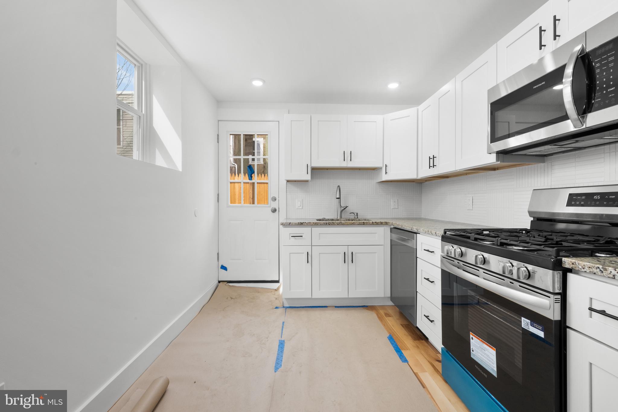 PORT RICHMOND - Residential