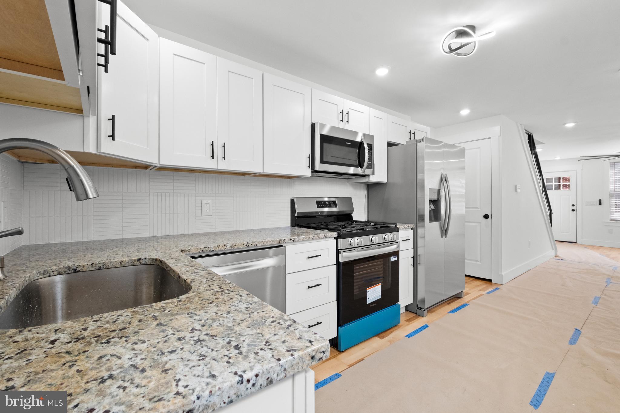 PORT RICHMOND - Residential