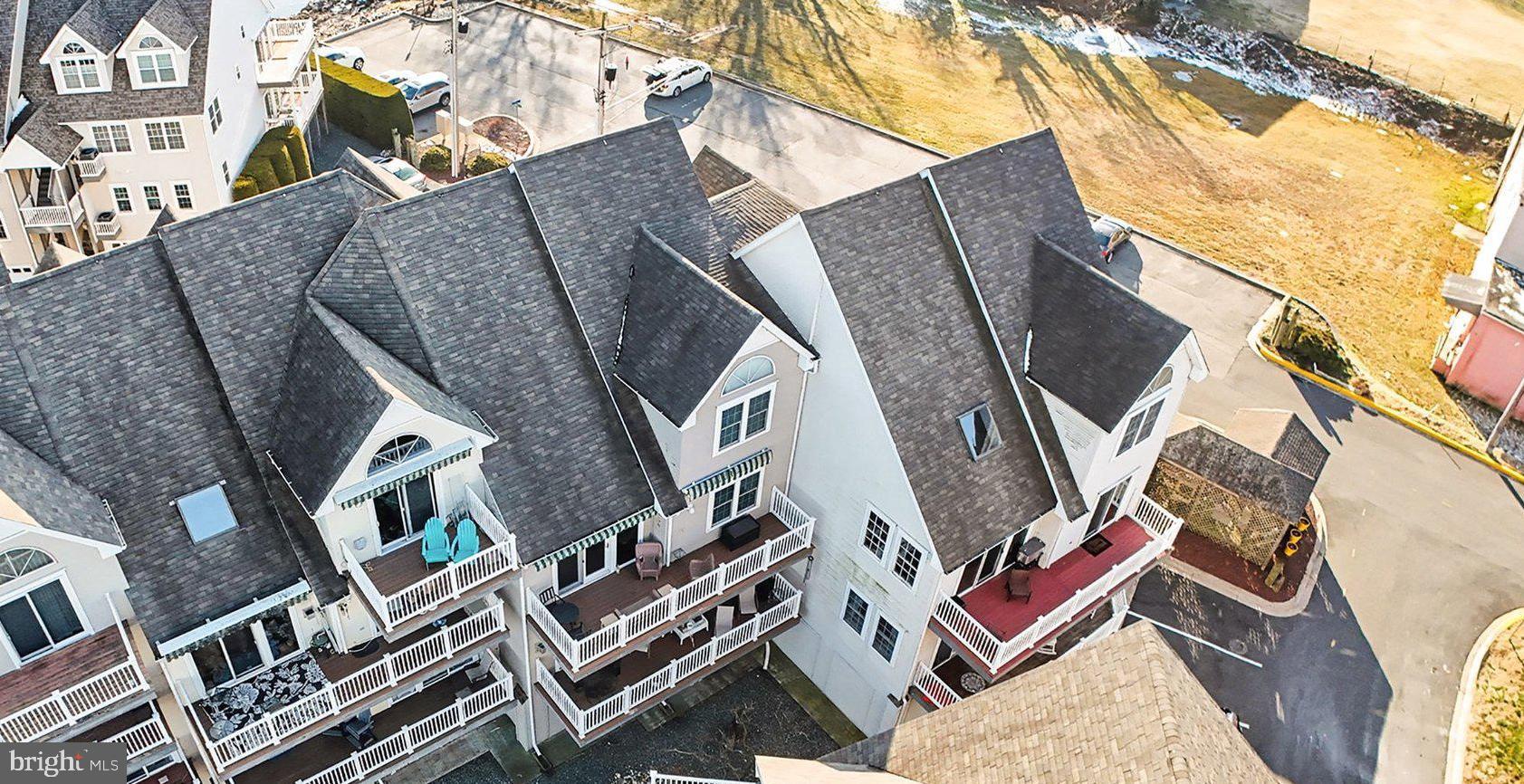 SENECA POINTE - Residential