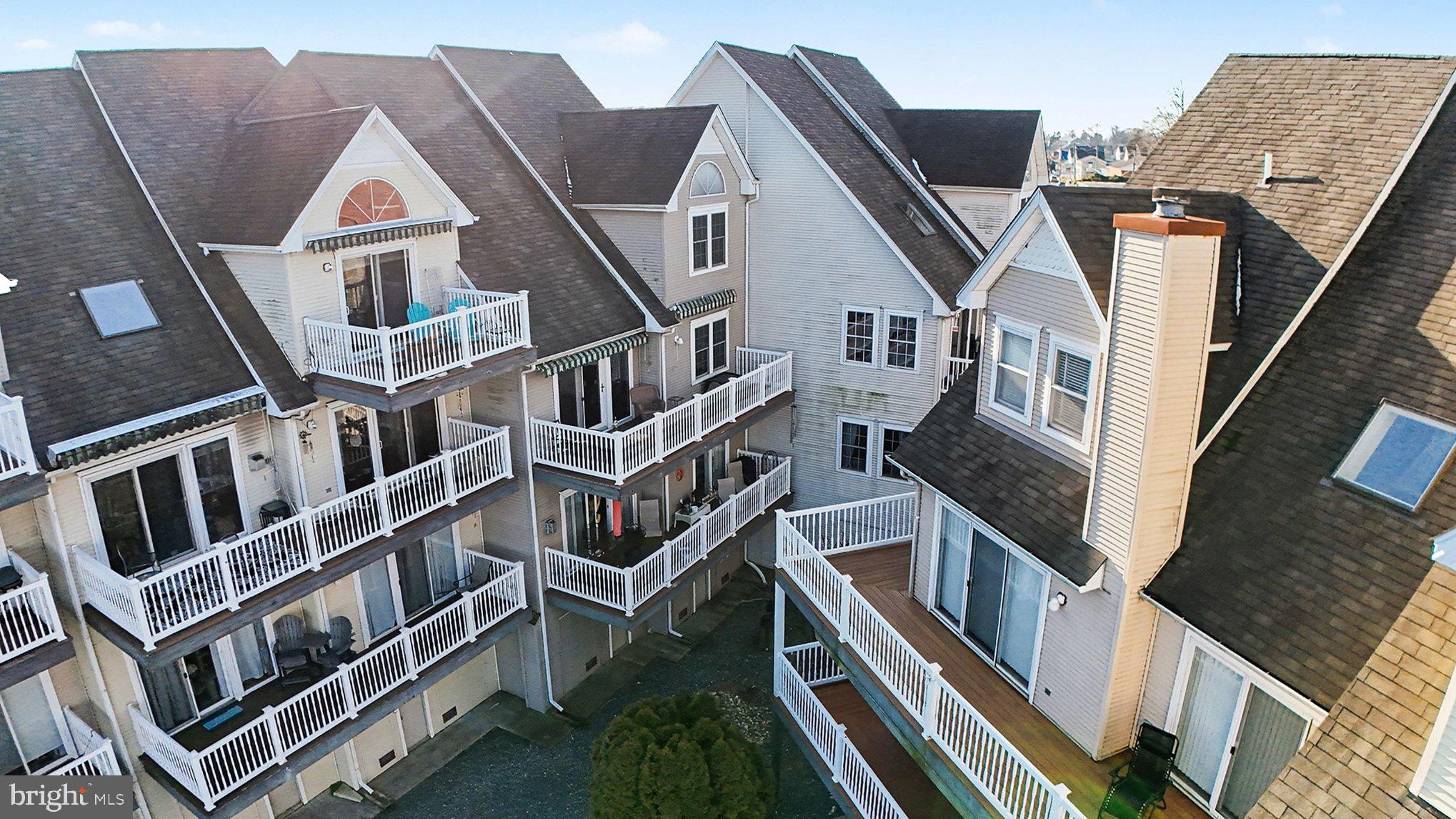 SENECA POINTE - Residential