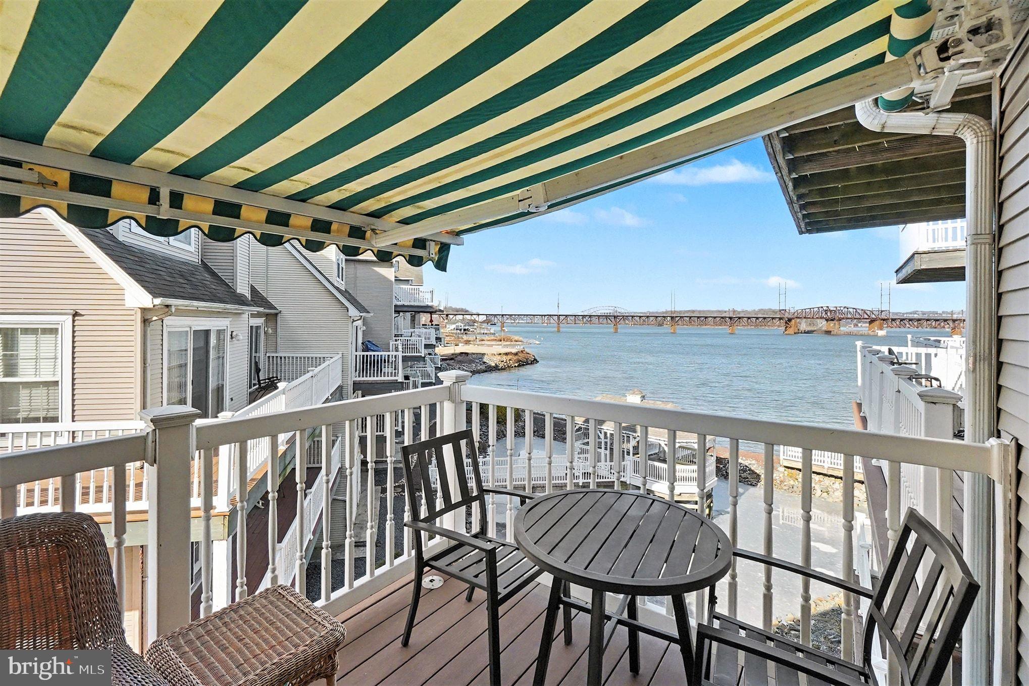 SENECA POINTE - Residential