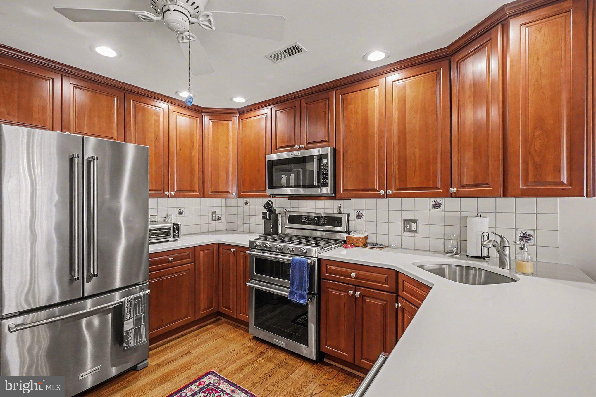 SENECA POINTE - Residential