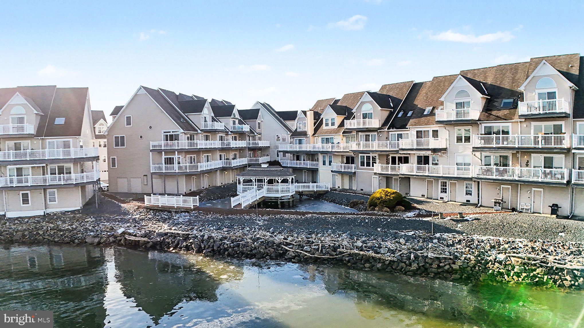 SENECA POINTE - Residential