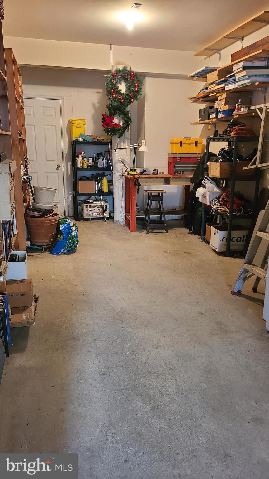 SENECA POINTE - Residential