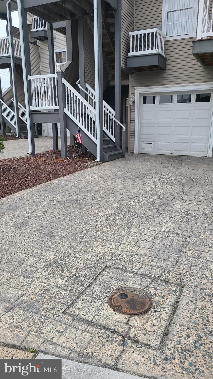 SENECA POINTE - Residential