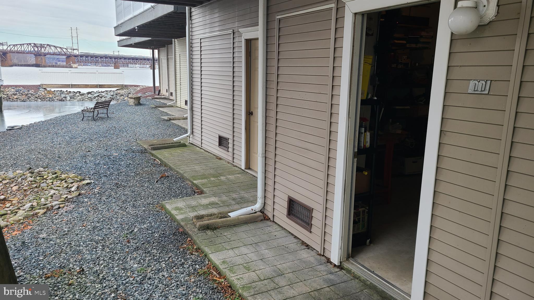 SENECA POINTE - Residential