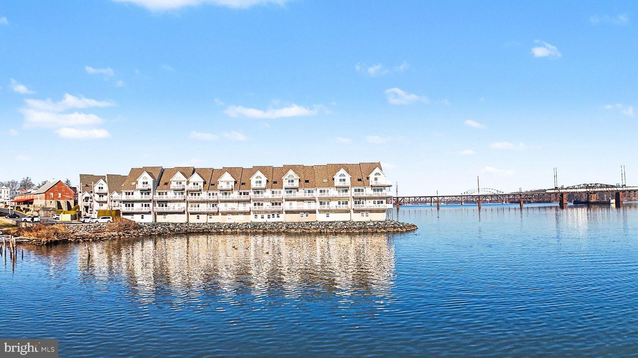 SENECA POINTE - Residential