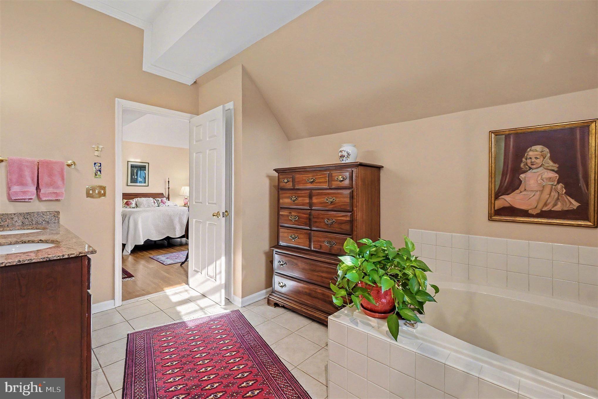 SENECA POINTE - Residential