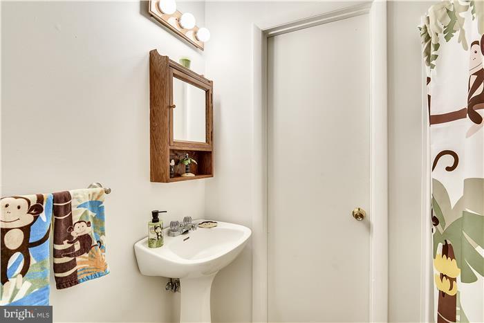 GREAT OAKS - Residential Lease