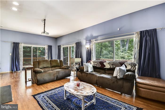 GREAT OAKS - Residential Lease