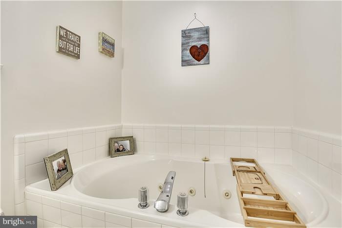 GREAT OAKS - Residential Lease