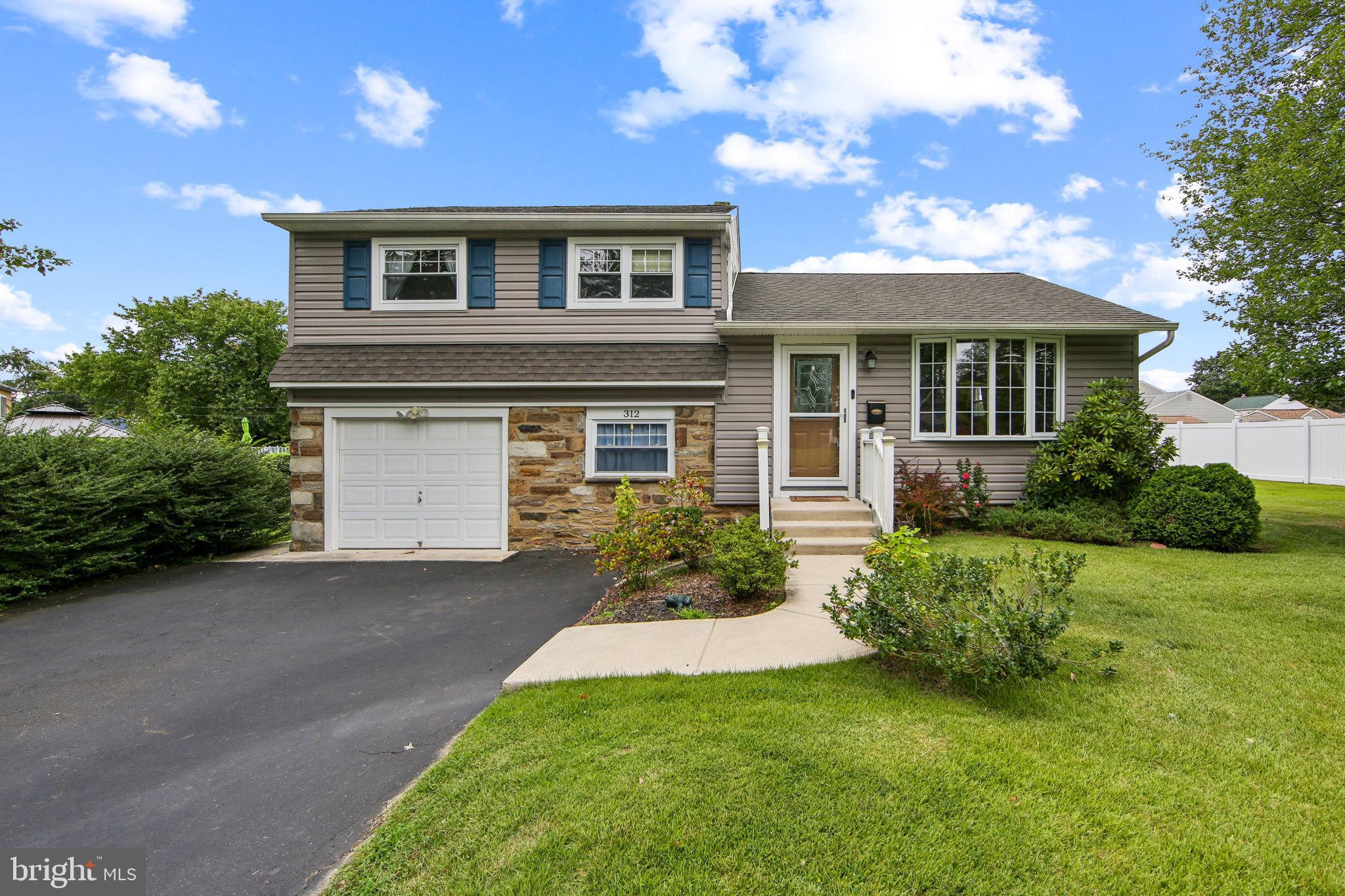 *** OPEN HOUSE Sunday, August 24th 11:00 AM - 1:00 PM *** 3 bedroom move in ready single in Warminster. Walk through front door into open concept living area with large bay window and hardwood flooring through living / dining room which opens into large updated kitchen with beautiful wood cabinets, granite counter tops, tile back splash, updated vinyl flooring, all new stainless steel appliances Walk upstairs to 3 spacious bedrooms and updated full hall bath. Each bedroom contains ample closet space . Entire upstairs has the beautiful original hardwood flooring throughout. Walk downstairs to finished bonus room with laundry room/utility area. Property is equipped with natural gas cooking, gas forced-air heat and equipped with Central Air. Other features include a one-car attached garage, large 4 car driveway and large private park-like back yard. Make your offer today !