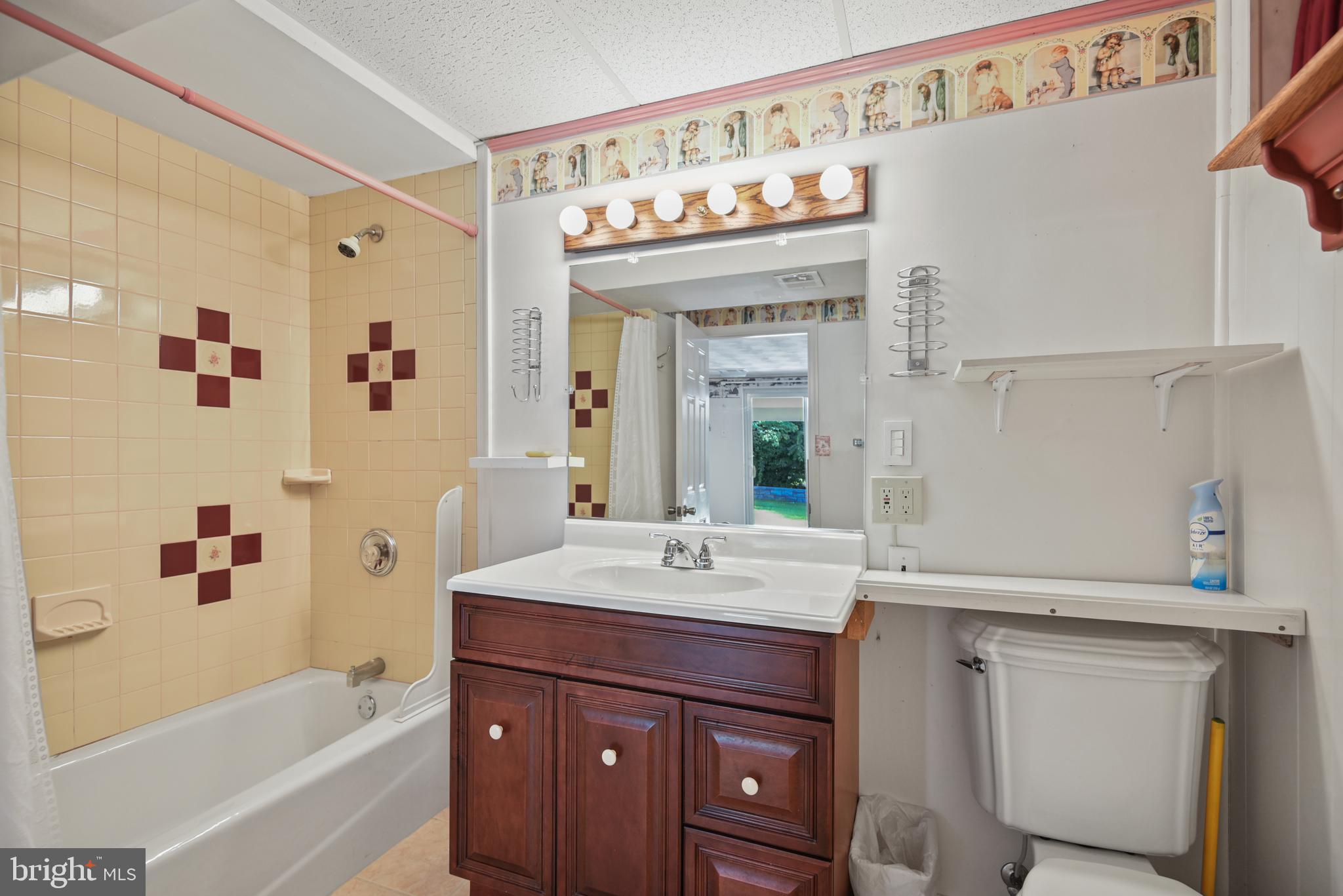 THE HIGHLANDS - Residential