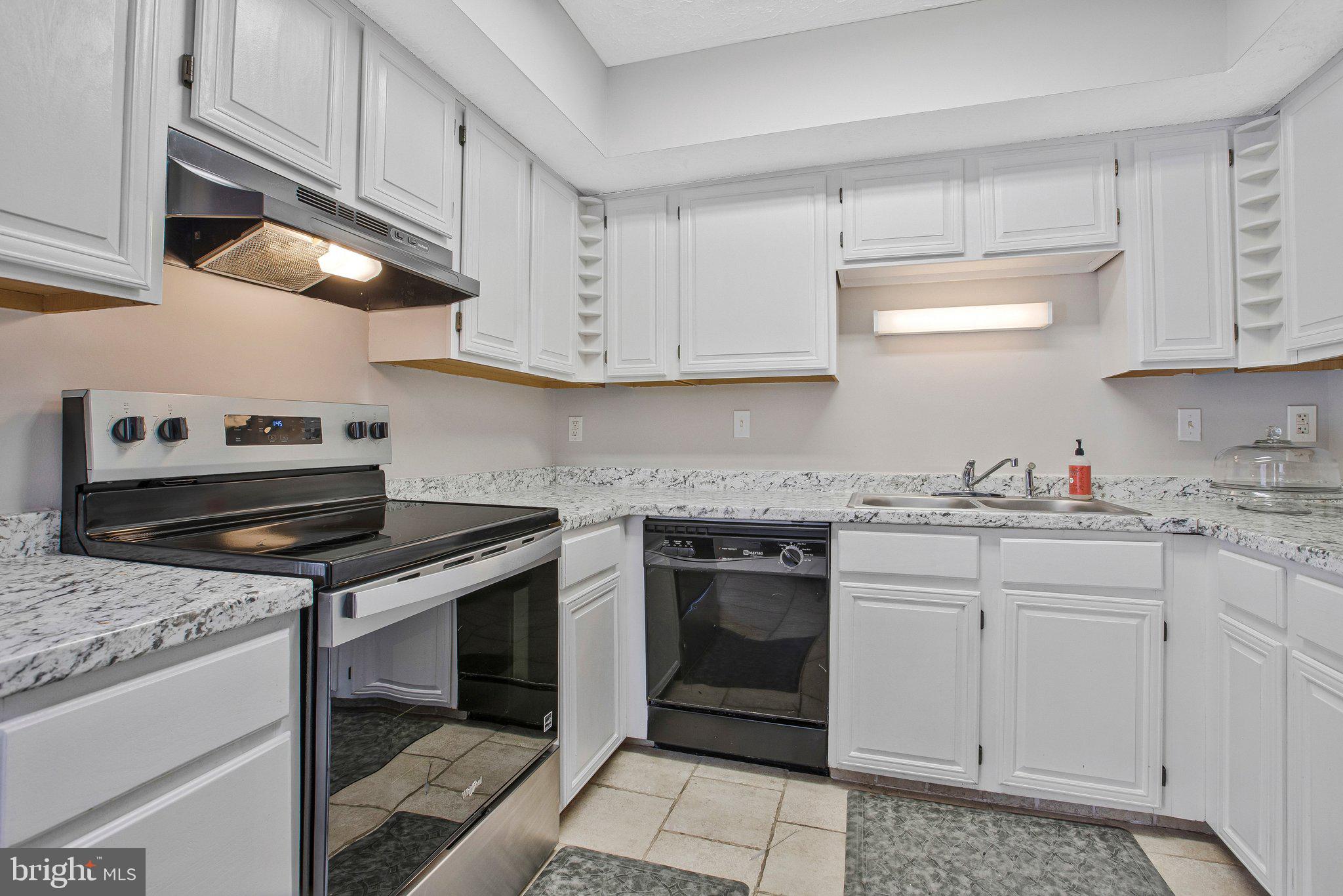 VILLAGE OF SILVER HALL - Residential