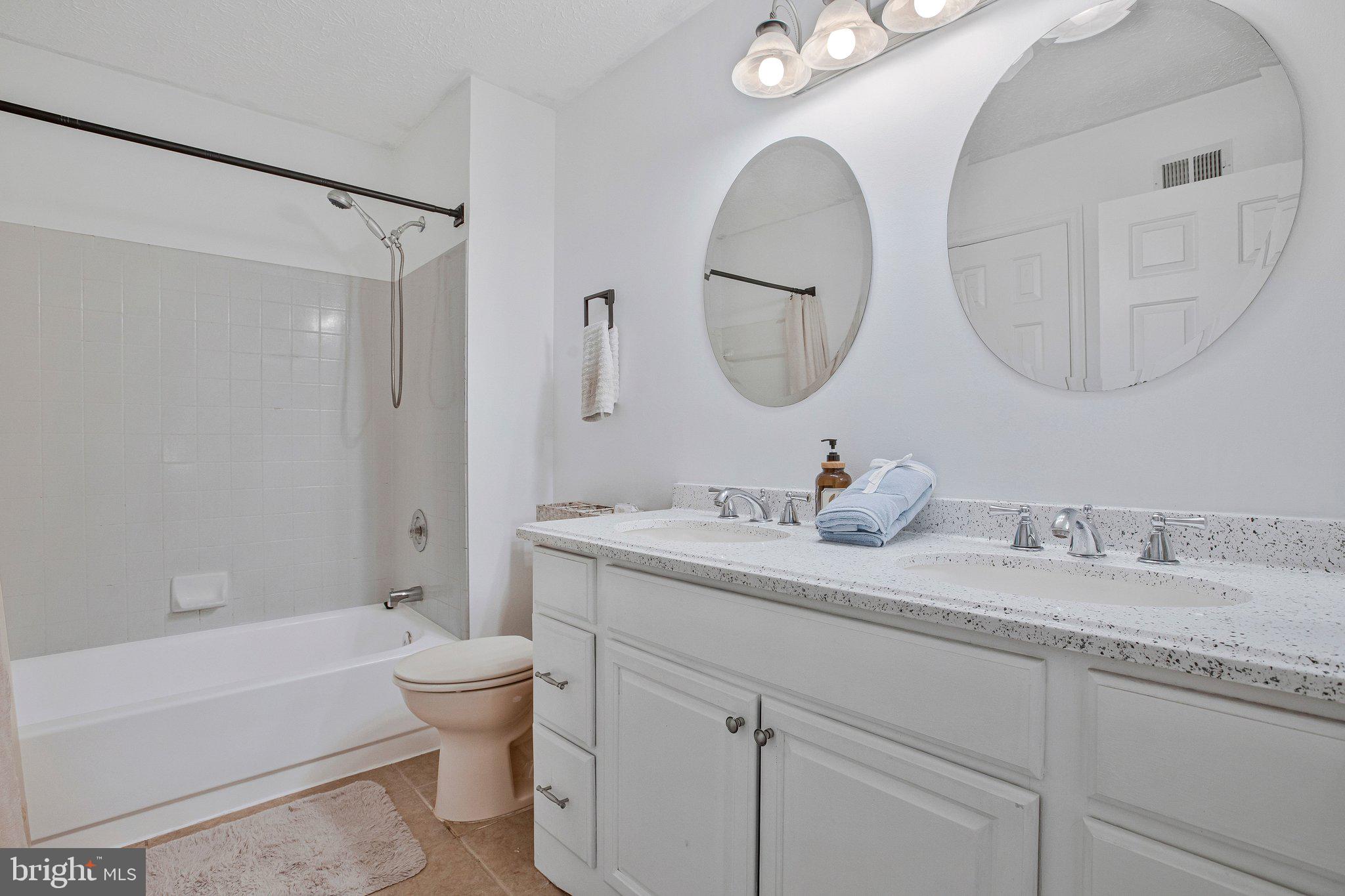 VILLAGE OF SILVER HALL - Residential