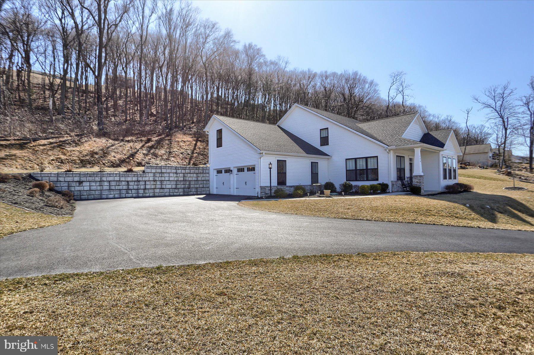 ROCKVILLE ESTATES - Residential