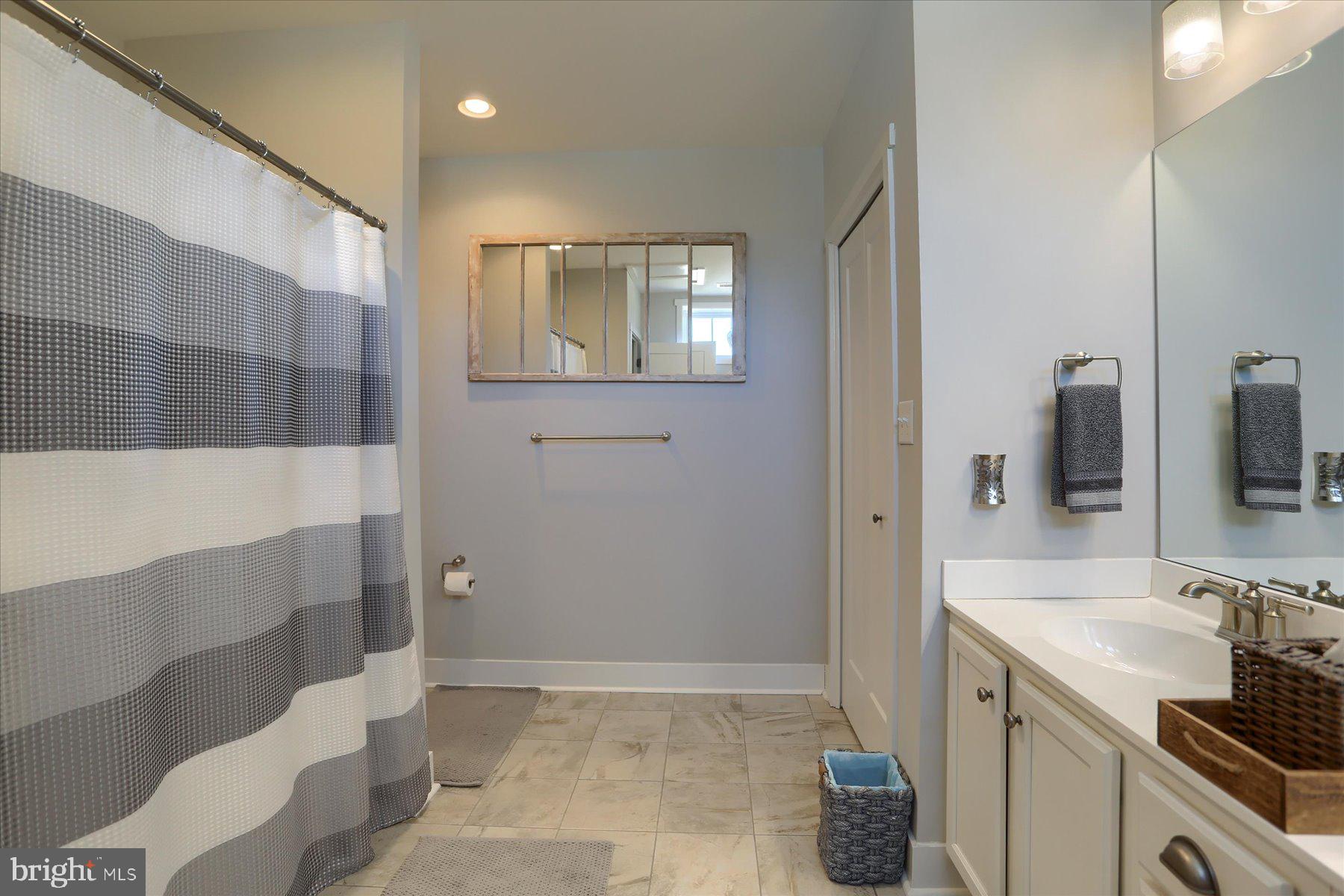 ROCKVILLE ESTATES - Residential