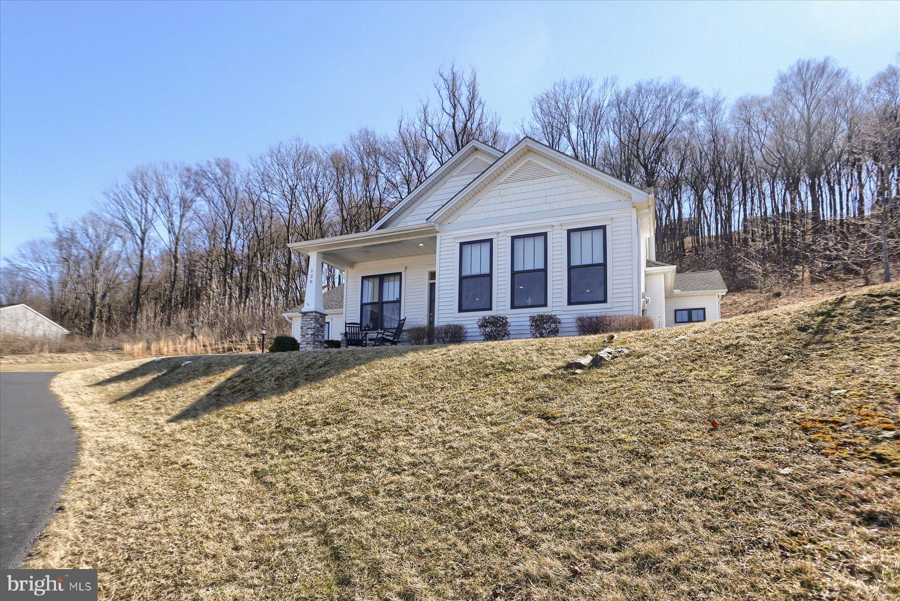 ROCKVILLE ESTATES - Residential