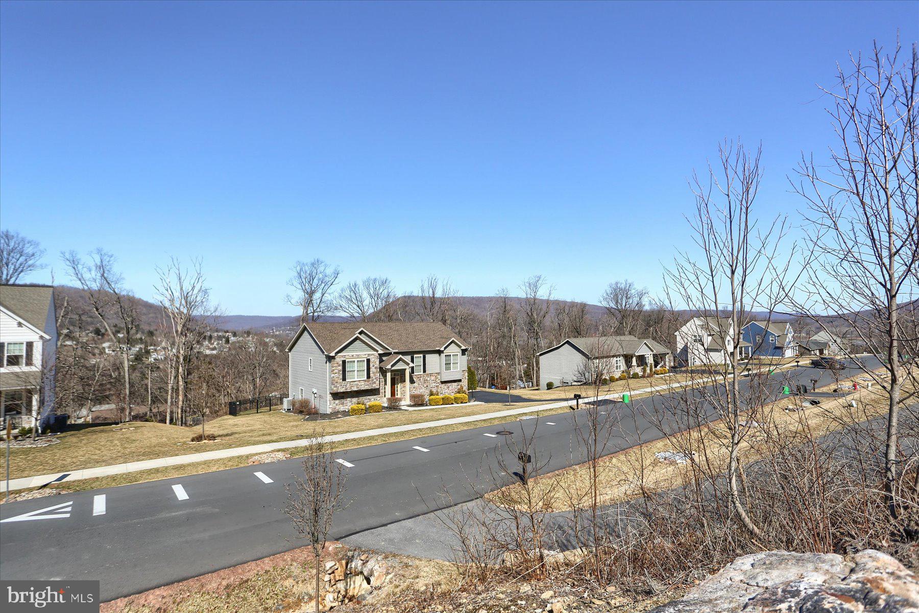 ROCKVILLE ESTATES - Residential