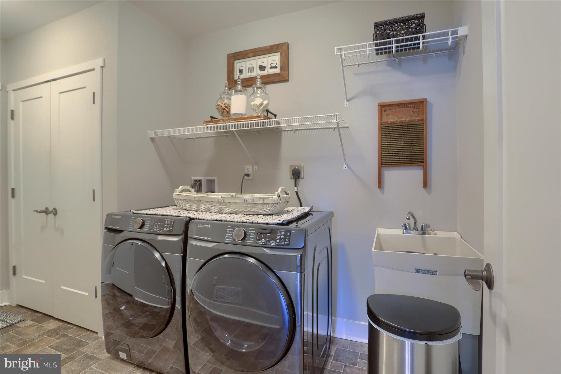 ROCKVILLE ESTATES - Residential