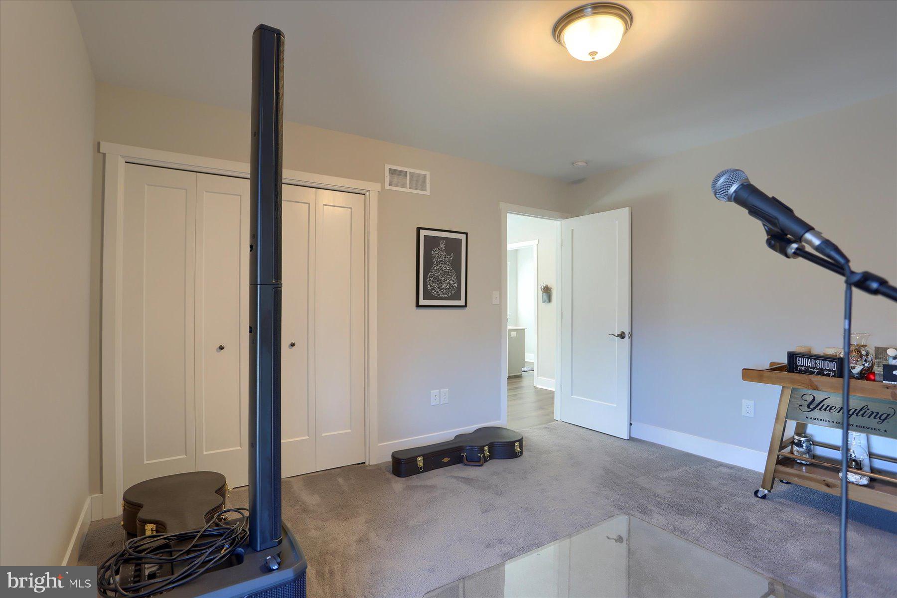 ROCKVILLE ESTATES - Residential