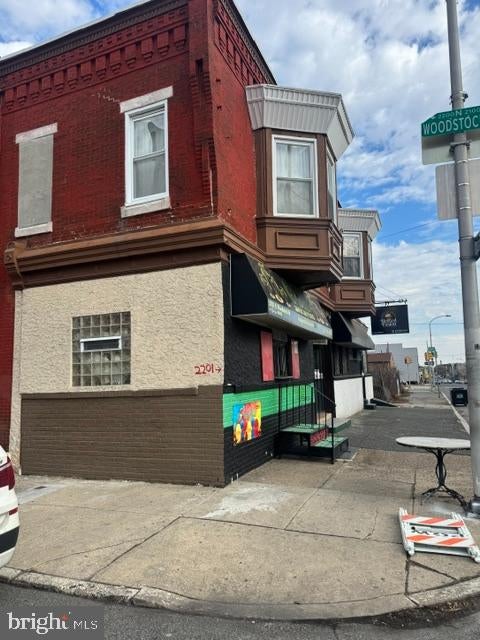 2201 N WOODSTOCK STREET